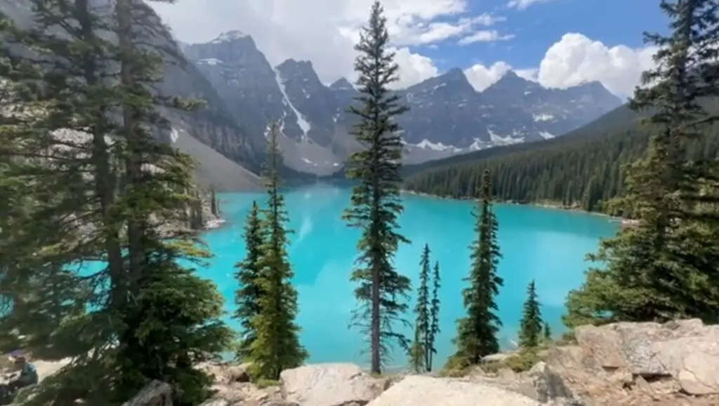 Majestic Moraine Lake A Canadian Icon In Turquoise