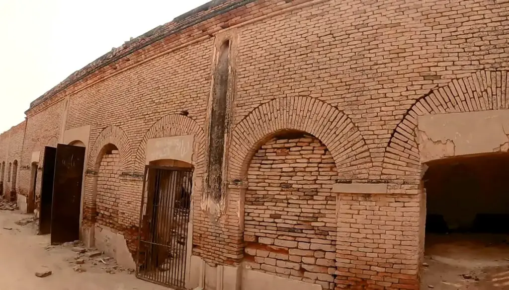 Qila Derawar Fort Bahawalpur In Cholistan Desert: The Majestic Icon Of ...